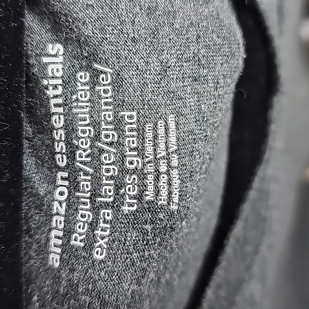 Amazon Essentials T-shirt - Picture 3 of 4